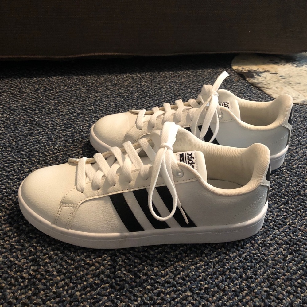 Adidas Women’s Superstar - Size 8